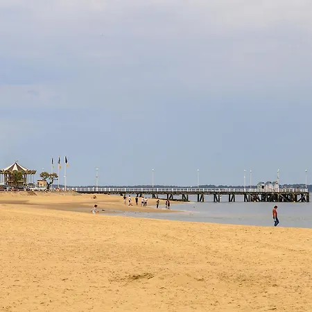 Centre - T2 Avec Balcon, Parking Sécurisé Et équipement Bébé - Fr-1-420-64 Appartement *