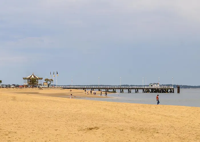 Centre - T2 Avec Balcon, Parking Sécurisé Et équipement Bébé - Fr-1-420-64 Appartement *